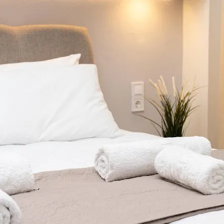 Dk In The Heart Of The * Hriszí Aktí Haniá